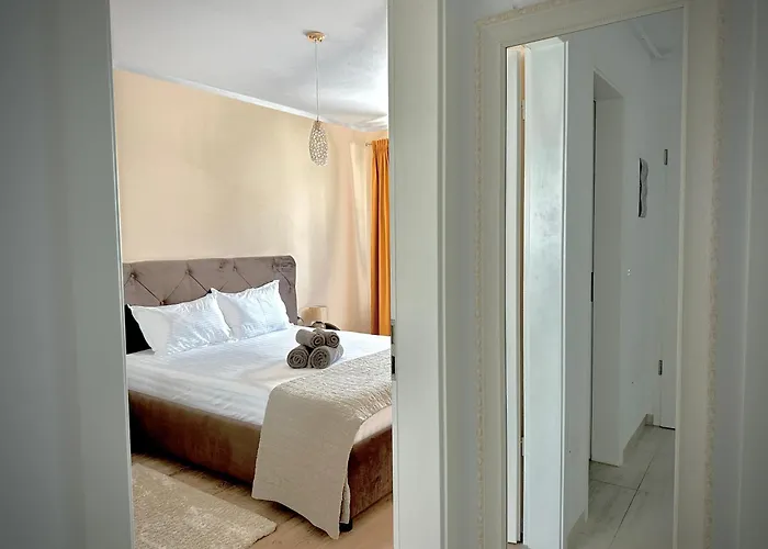 4friendscoresibrasov Red Apartment Brasov