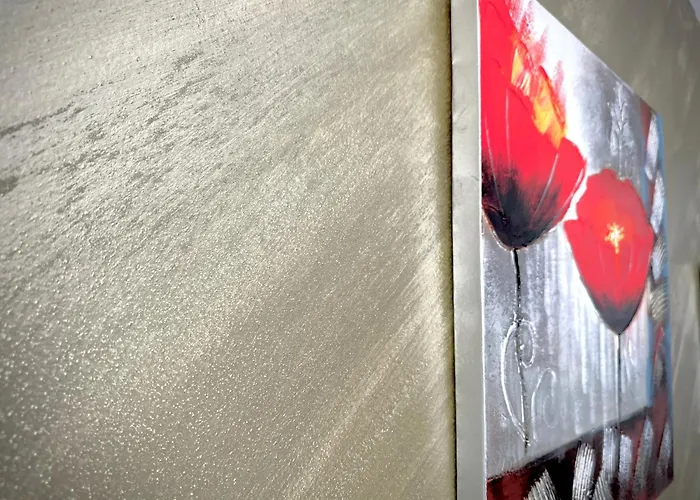 4friendscoresibrasov Red Apartment